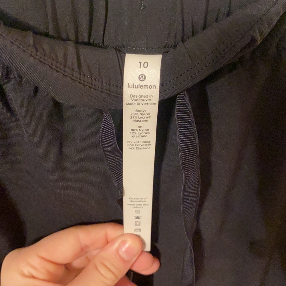 lululemon joggers - Picture 4 of 4